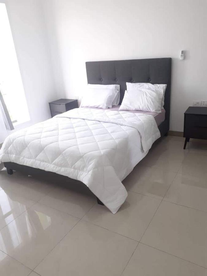 Premier Executive Apartment - The Ivy, East Legon Аккра Екстер'єр фото