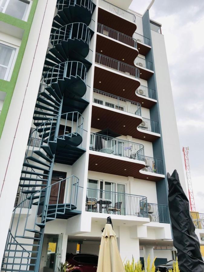 Premier Executive Apartment - The Ivy, East Legon Аккра Екстер'єр фото
